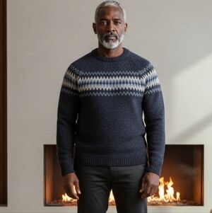 Sherpa Men's Blue Patterned Crewneck Sweater